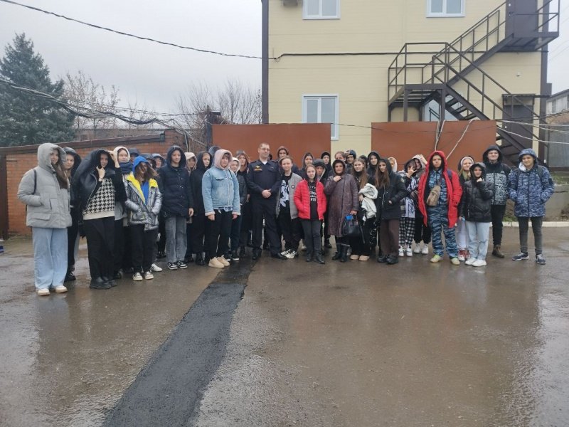 Сотрудники Центра кинологической службы ГУ МВД России по Ростовской области провели экскурсию для студентов